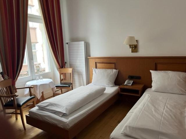 Hotel Roemischer Kaiser ترير المظهر الخارجي الصورة